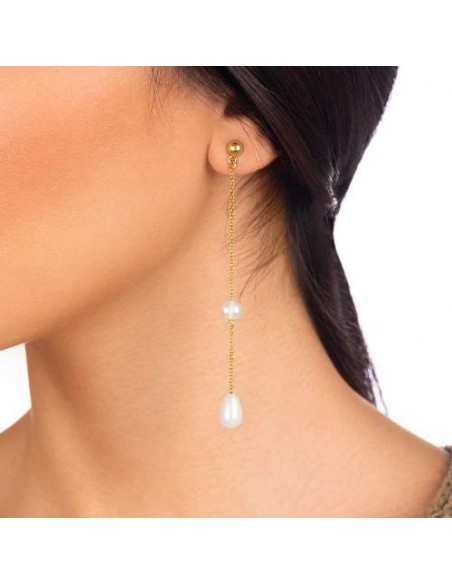 drop-earring-on-model