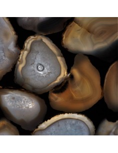 Resin Table Lamp With Wood and Stone 2