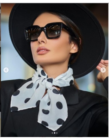 polka-dot-retro-style-neckerchief