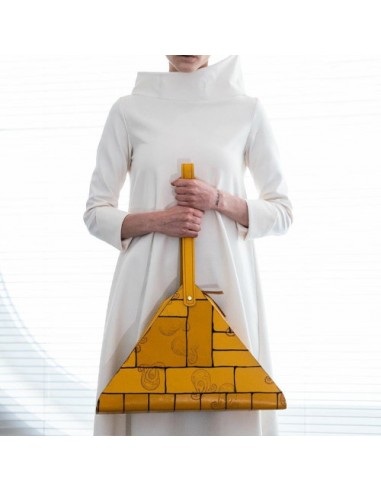 yellow-triangular-purse