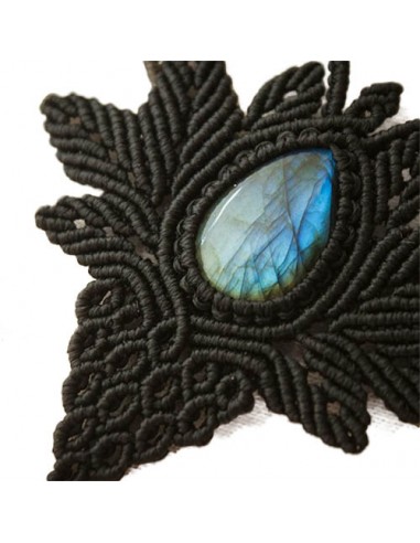 labradorite-macrame-necklace-close-view