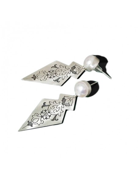 silver-stud-earrings