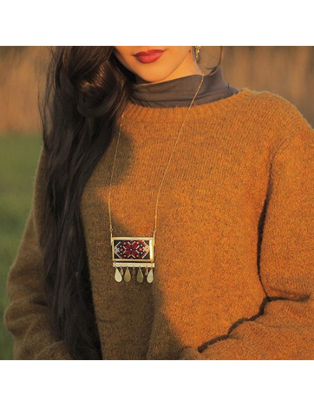 brass-necklace brass-necklace