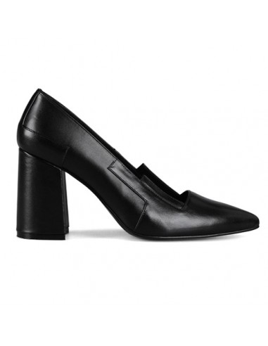 classic-black-high-heeled-women's-shoes
