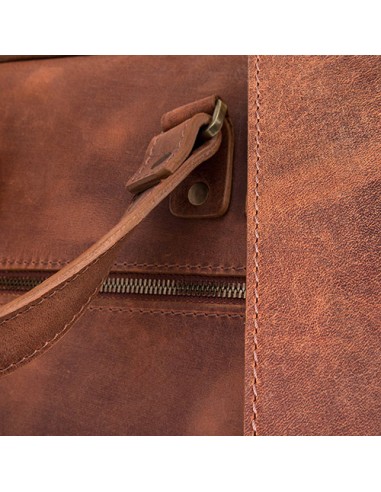 leather-backpack-detail