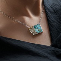 women's-turquoise-necklace