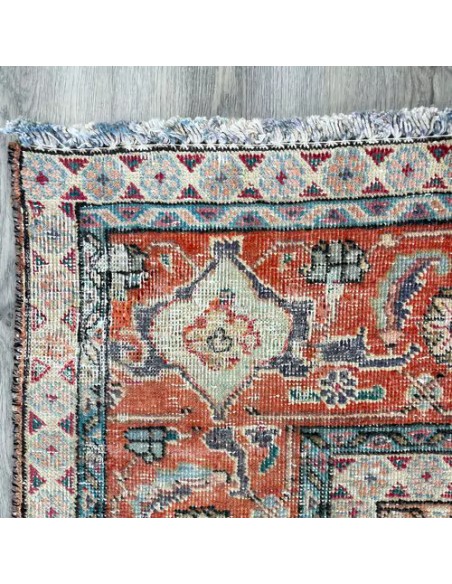 Tabriz Handmade 6x9 Red and Blue Vintage Rug RC-1893 - Corner VIew
