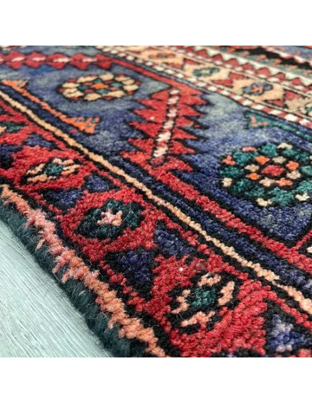 Zanjan 4x6 Red Vintage Area Rug RC-1941 - Edge View