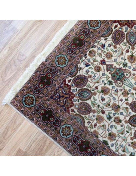 Handmade Rug in Tabriz Handmade Rug in Tabriz