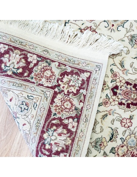 iranian-white-carpet