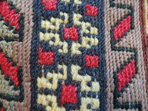 zoomed-view-kilim