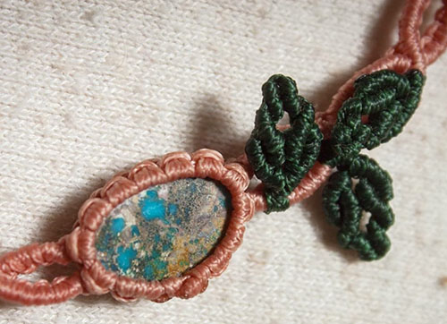 zoomed-view-turquoise-macrame