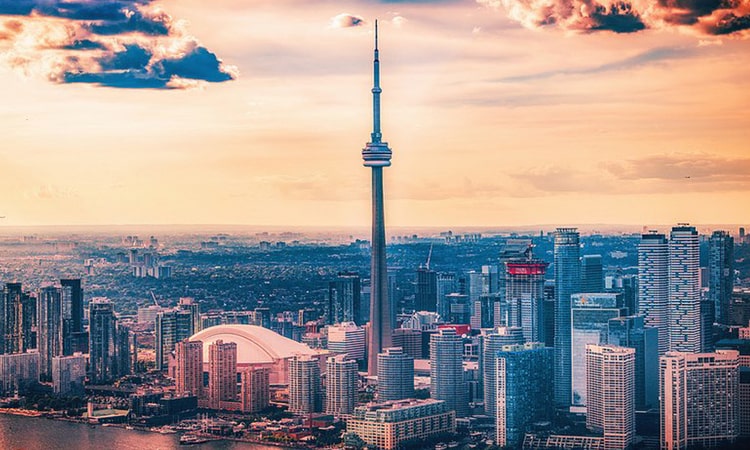 18 Places to Visit in Toronto – 2022 cn tower