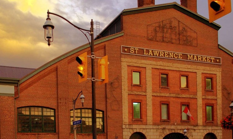 18 Places to Visit in Toronto – 2022 st. lawrence