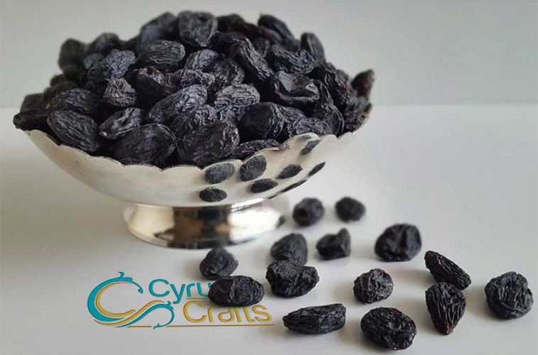 Black Raisins or Munakka detail