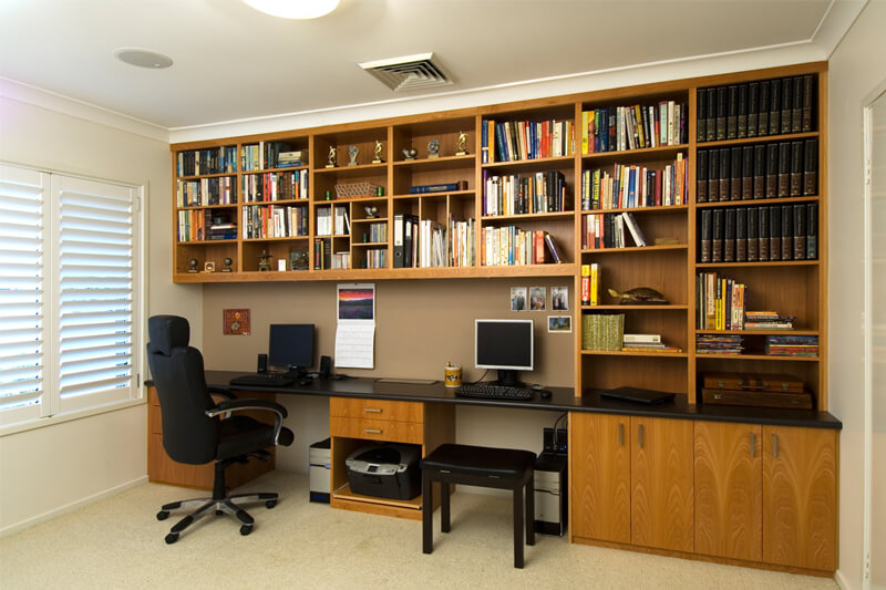 Decluttering Your Workspace with Bookshelves