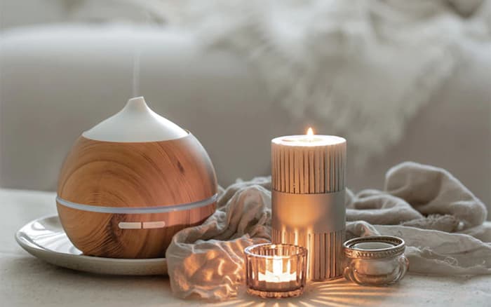 arrange decorative candles