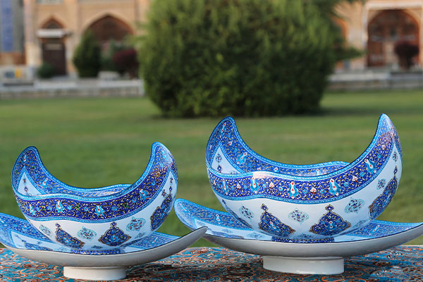 Enamel plate and bowl set made by hand