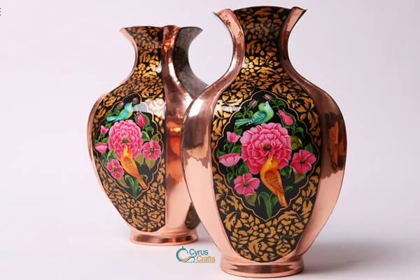 handicrafts vases