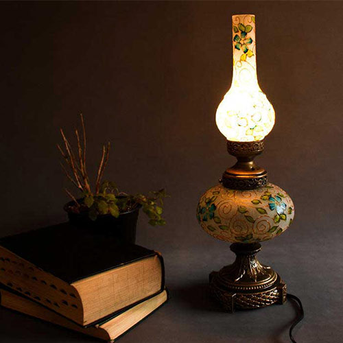Table Lamp With Floral Vitray Design - On