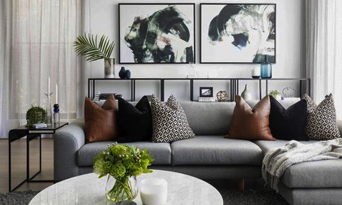 7 Ways to Spruce up Your Living Room with a Grey Sofa